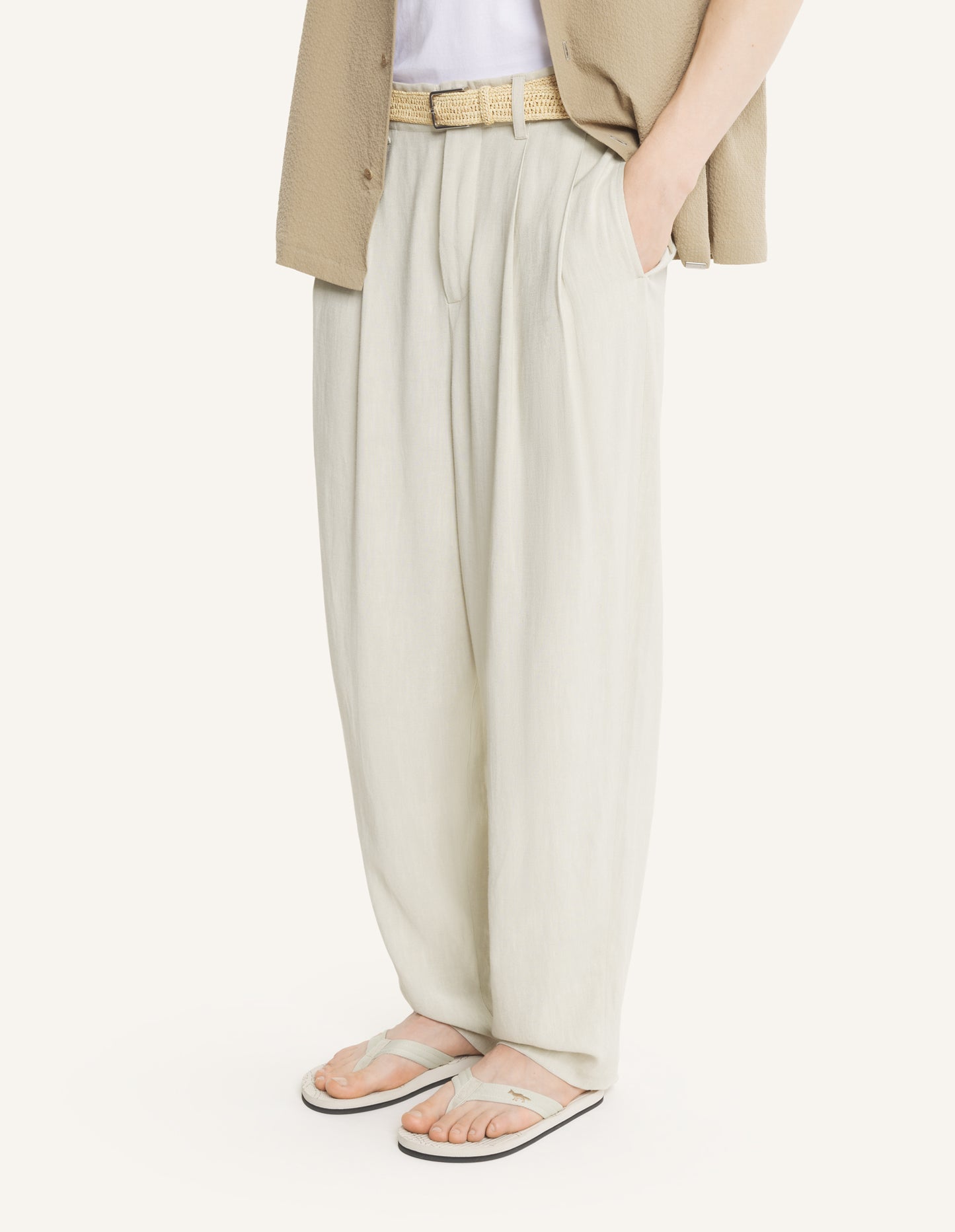 TAILORED PLEATED PANTS